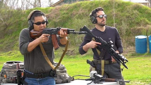AK-47 vs AK-74 | 9-Hole Reviews смотреть онлайн