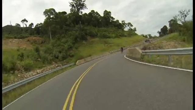 EXTREME ROAD BIKE DOWNHILL @ MAX SPEED OF 85 KM/HR смотреть онлайн
