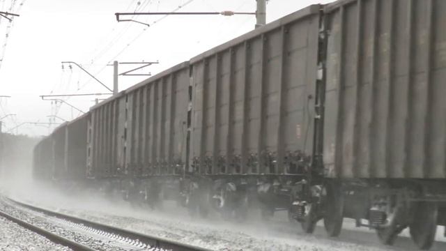 Зимняя дорога, СМЕ ВЛ11-420/431Б с грузовым поездом смотреть онлайн