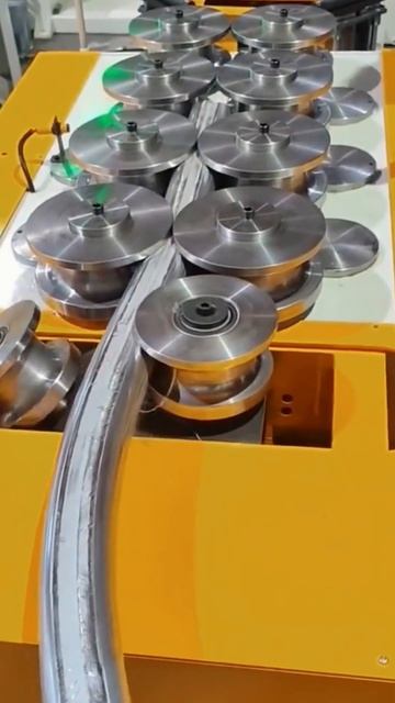 Rolling steel pipe bending process- Good tools and machinery make work easy смотреть онлайн