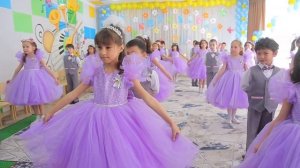 Выпускной Утренник.Вход и Песня  Уходим в школу.муз рук.Табассум дет сад-300.Воспитатель Гулшода