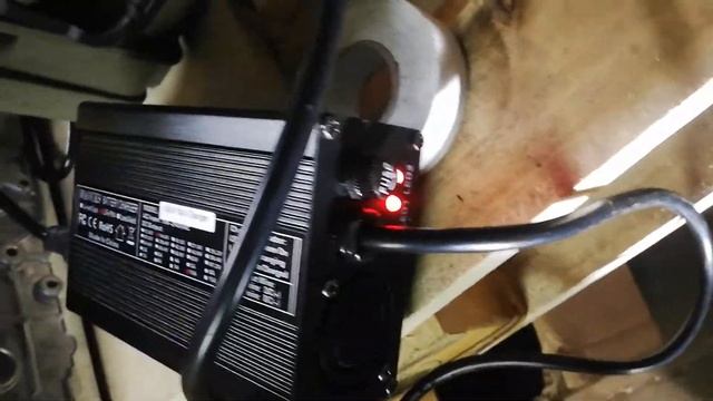 12v Lifepo4 100Ah battery power test with 12/220v inverter смотреть онлайн