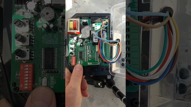 BSM 1000 - PCB K329E For programming remote 433Mhz смотреть онлайн