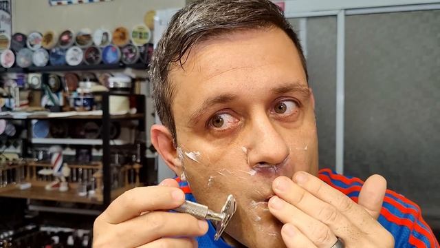 Rasoio Razorock Game Changer 68 Vs 84, SaponeApex Alchemy "Cold One" смотреть онлайн