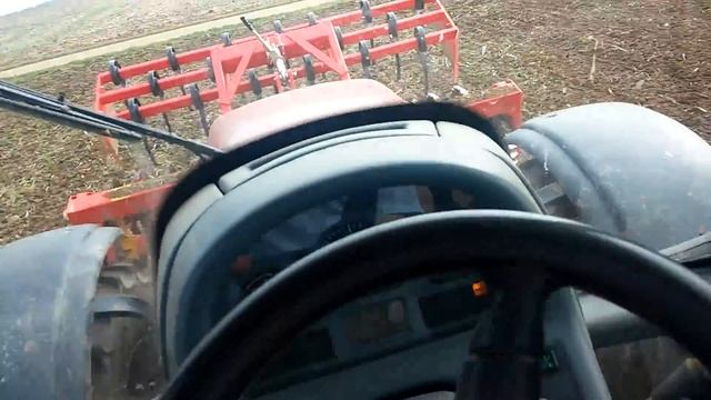 Дискування на тракторі Valtra 172 + культиватор і котки Gutler смотреть онлайн