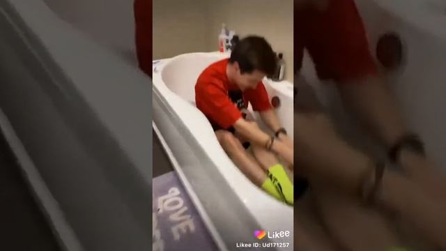 каждый день покупай себе лампочки 24 часа в бомбочках смотреть онлайн