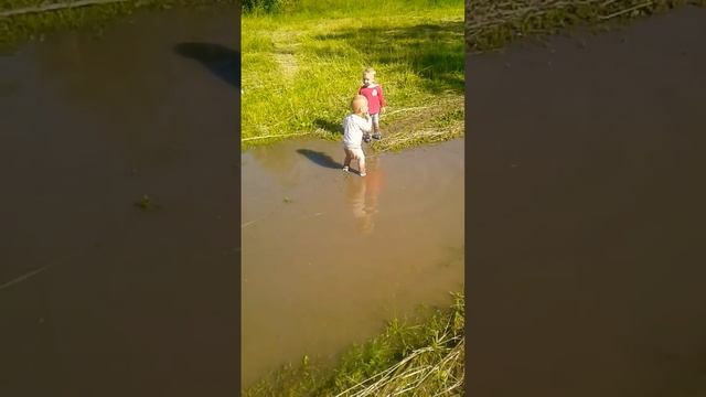 Наша первая лужа. смотреть онлайн