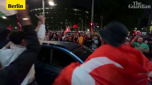 Turkey fans go wild in Istanbul and take over Berlin as team advance смотреть онлайн