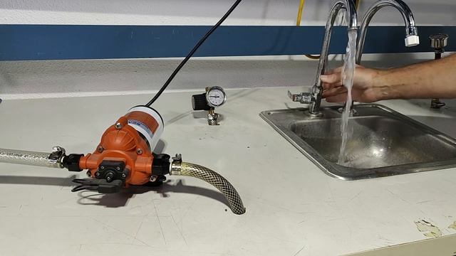 SEAFLO 115V 33 series 3 3 GPM Water Pressure Pump смотреть онлайн