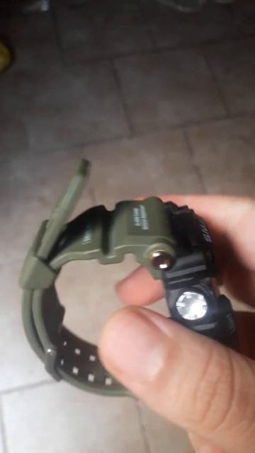 Relógio Smael 1802 смотреть онлайн