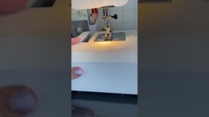 Как шить и строчить ткань на швейной электромашинке Janome? Туториал для начинающих🤍🎧