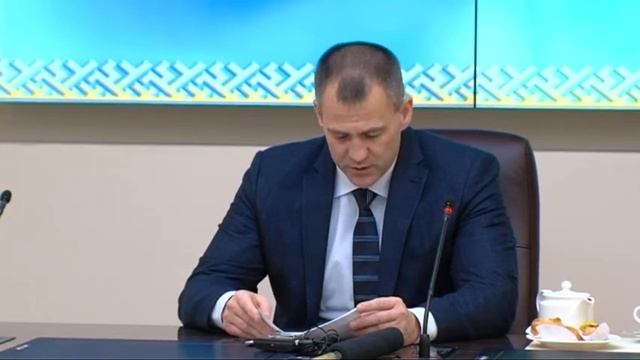 Пресс-чай с главой района смотреть онлайн