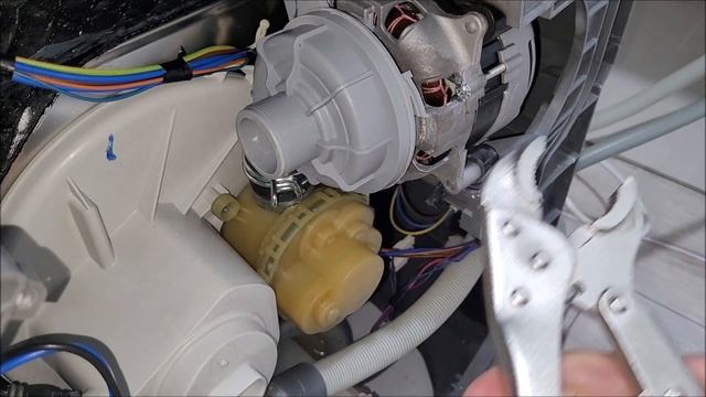Vestel bm 401 bulaşık makinesi yıkama sirkülasyon pompası motoru nasıl tamir edilir? ISI EŞANŞÖRÜ смотреть онлайн