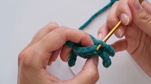 ПО ВАШИМ ПРОСЬБАМ! САМАЯ ПРОСТАЯ ЛЯГУШКА КРЮЧКОМ. Вязаная жаба из плюшевой пряжи из ТОП-10 брелоков