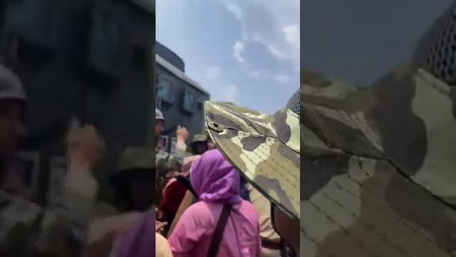 MANIPUR-Troops led by CO show restraint & then open fire in the sky to disperse mob-Tricky situatio смотреть онлайн