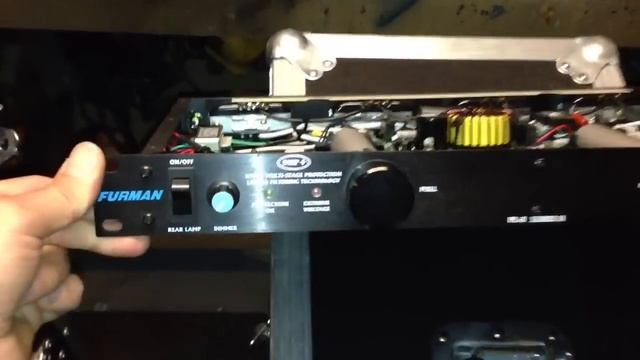 Furman PL Pro vs PL-8 II Power Conditioner Look Inside смотреть онлайн