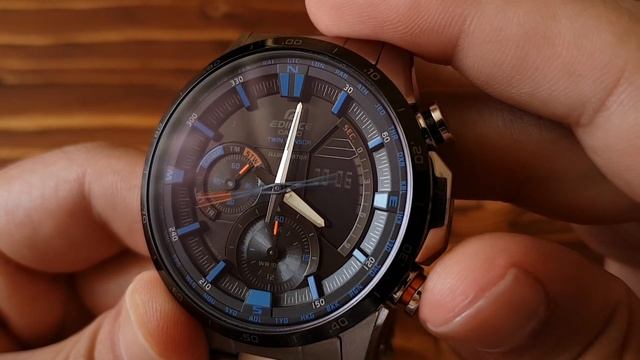 Casio ERA-300DB-1A2VER