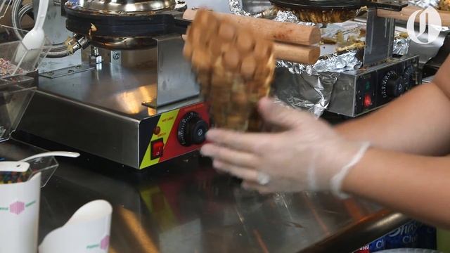 Bubble waffle cones brought to Oregon food cart смотреть онлайн