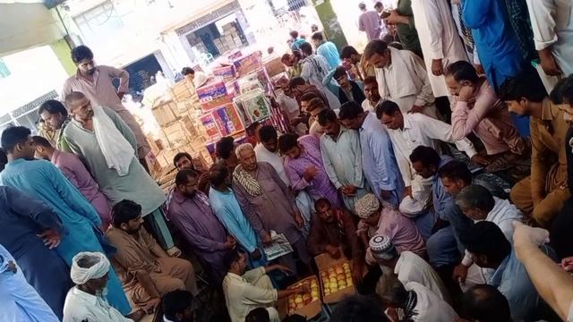 Apple selling at shop no 29 Rs 750 / 1500 weight 13 to 15 kg fruit market Ravi link road Lahore смотреть онлайн