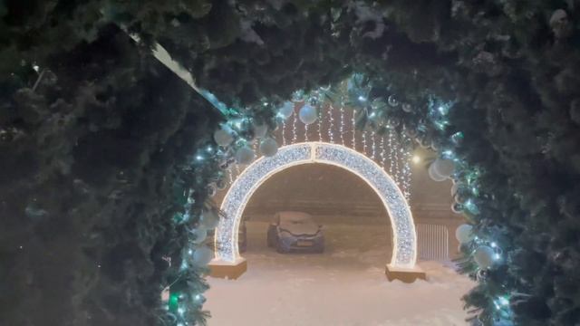 г.Нижний Новгород|Украшенный к Новому Году ТЦ МЕГА| смотреть онлайн