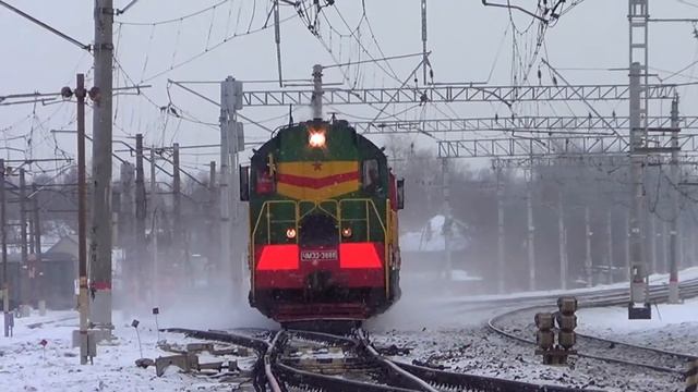 Тепловозы ЧМЭ3-3888 + ЧМЭ3Т-5079, станция Купавна смотреть онлайн