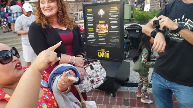 Disney springs meet up @ the Edison смотреть онлайн