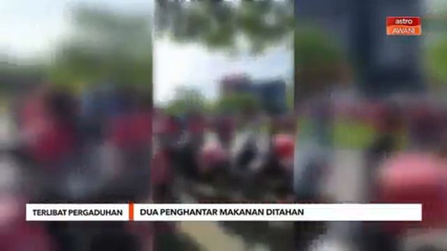 Pergaduhan rider food panda kena langgar lori.. смотреть онлайн