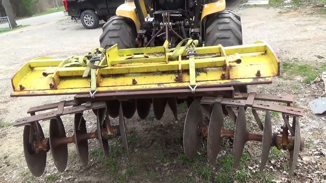 2 loads of Manure to till into the garden lets try the 2n cultivator and the 110tlb with the disc смотреть онлайн