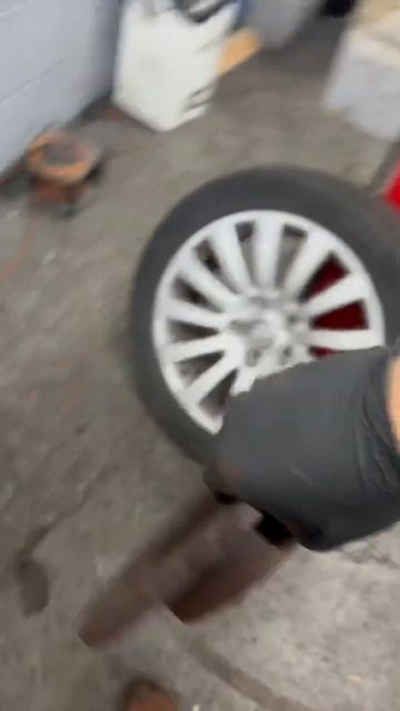 Vauxhall insignia replacing rear disc and pad смотреть онлайн