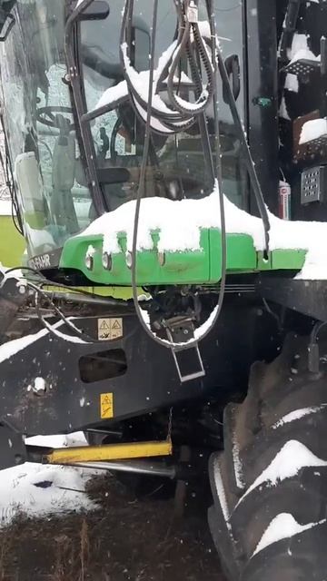 Зерноуборочный комбайн марки DEUTZ-FAHR 6095 HTS экспресс-обзор от Сергея Кондратова смотреть онлайн