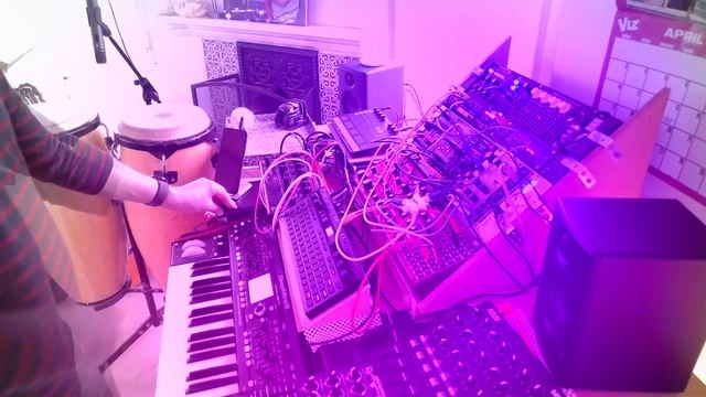 Big Guns...😜 Congas, Korg SQ64, 2600 VCO, Crave, Neutron, Brains, Deepmind, Melodicer, Cumulus смотреть онлайн