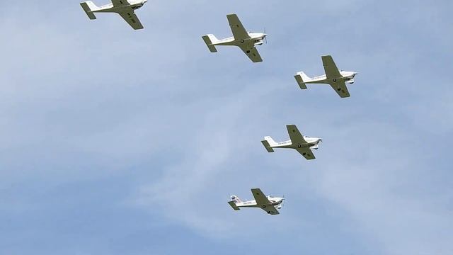 Авиашоу Авиарегион-2016. Демонстрационный полет ЧелАвиа. Туношна 28.05.2016 смотреть онлайн