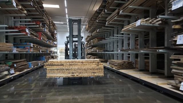 Mobile high-rack moves more than 300 tons of goods смотреть онлайн
