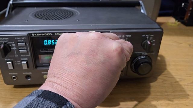 Kenwood R-1000 Short Wave Communications Receiver смотреть онлайн