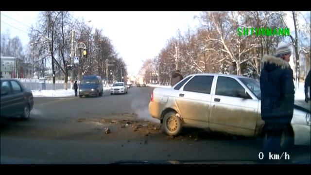 Налево не глядя... (Перекрёсток ул. Республиканской - Московской) смотреть онлайн