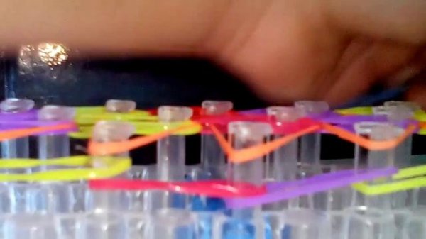 Как сделать браслет из резинок на станке