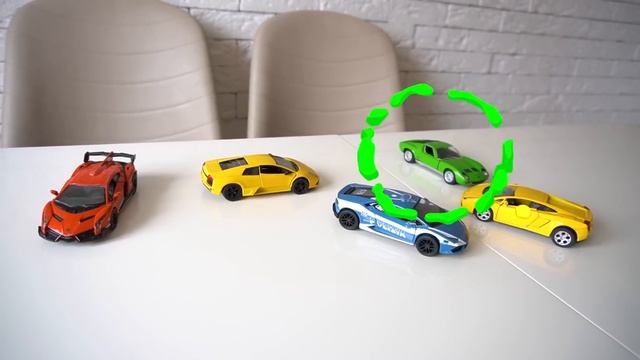 Марк играет в машинки не останавливаясь 30 минут! смотреть онлайн