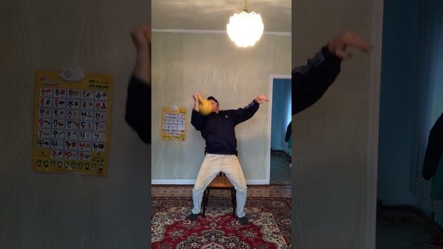 Внутренний разворот сидя на ручку гири 24 кг - 5 повторений, жимы на попа. 8 - подход.🥋 смотреть онлайн