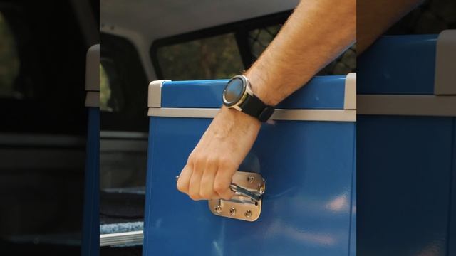 Have all the cold food and drinks you want with the Adventure Kings 65L Fridge/Freezer Dual Zone! смотреть онлайн
