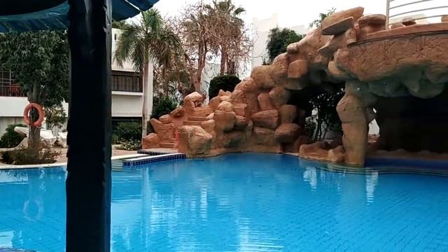 День 16. холодно в Шарме, Тёплый бассейн смотреть онлайн