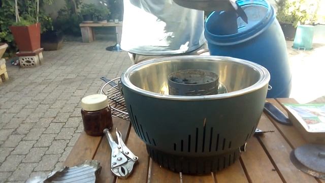 Turning A Lotusgrill Into A Wood Stove / Wok Burner смотреть онлайн