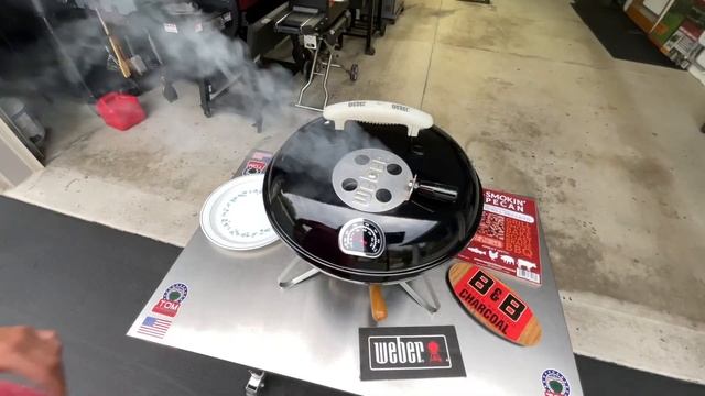 Weber Smokey Joe /Reverse Seared Sirloin Burgers / Smoked with Pecan Shells! / Unbelievable Results смотреть онлайн