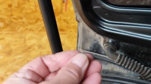 МЕНЯЕМ ДЕРЖАТЕЛЬ ЗАДНЕЙ ПОЛКИ на Лада Калине