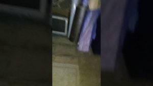 Макс упал с 2 этажа.            жесть.