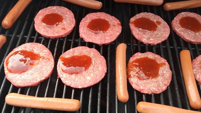 This is what America is All About! BBQ! Hamburgers and Hotdogs! OH! #amc #gme #apefather #bbq смотреть онлайн