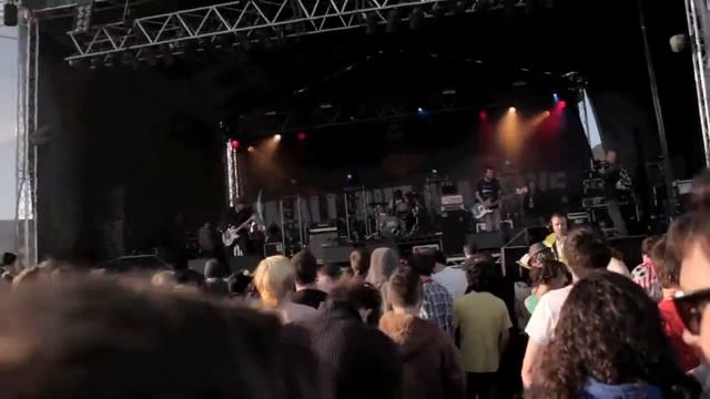 Axis Of - 'Mendelssohnstraße' - Live @ Glasgowbury 2011 смотреть онлайн