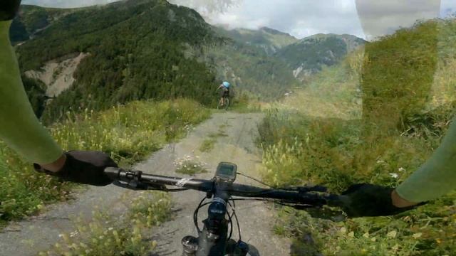 TransAlp - Day 3 || ⇨ 63 km ⇧ 2000 m смотреть онлайн