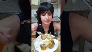 МУКБАНГ###КАРТОШКА С КОПЧЕНОЙ СКУМБРИЕЙ и истории утиные🤣🤣🤣🤣🤣😋