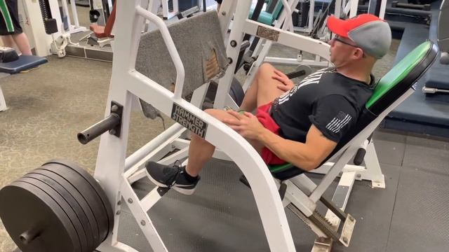 720 pound leg press after 2 lumbar fusions. смотреть онлайн