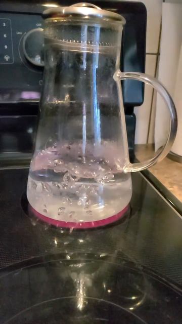 Perfect Tea Pitcher boiling any on the stove😍 смотреть онлайн